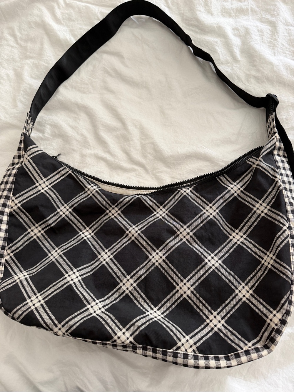 BAGGU Mixed Plaid Large Crescent Bag - Picture 2 of 4